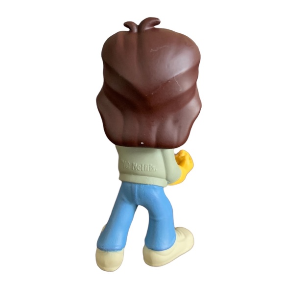 Stranger Things Capsule Steve Figure - Picture 4 of 4